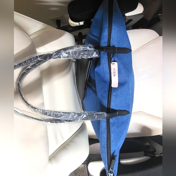 BNWT Victoria's Secret Blue and Black Tote Bag with Matching Makeup Case - Picture 2 of 10